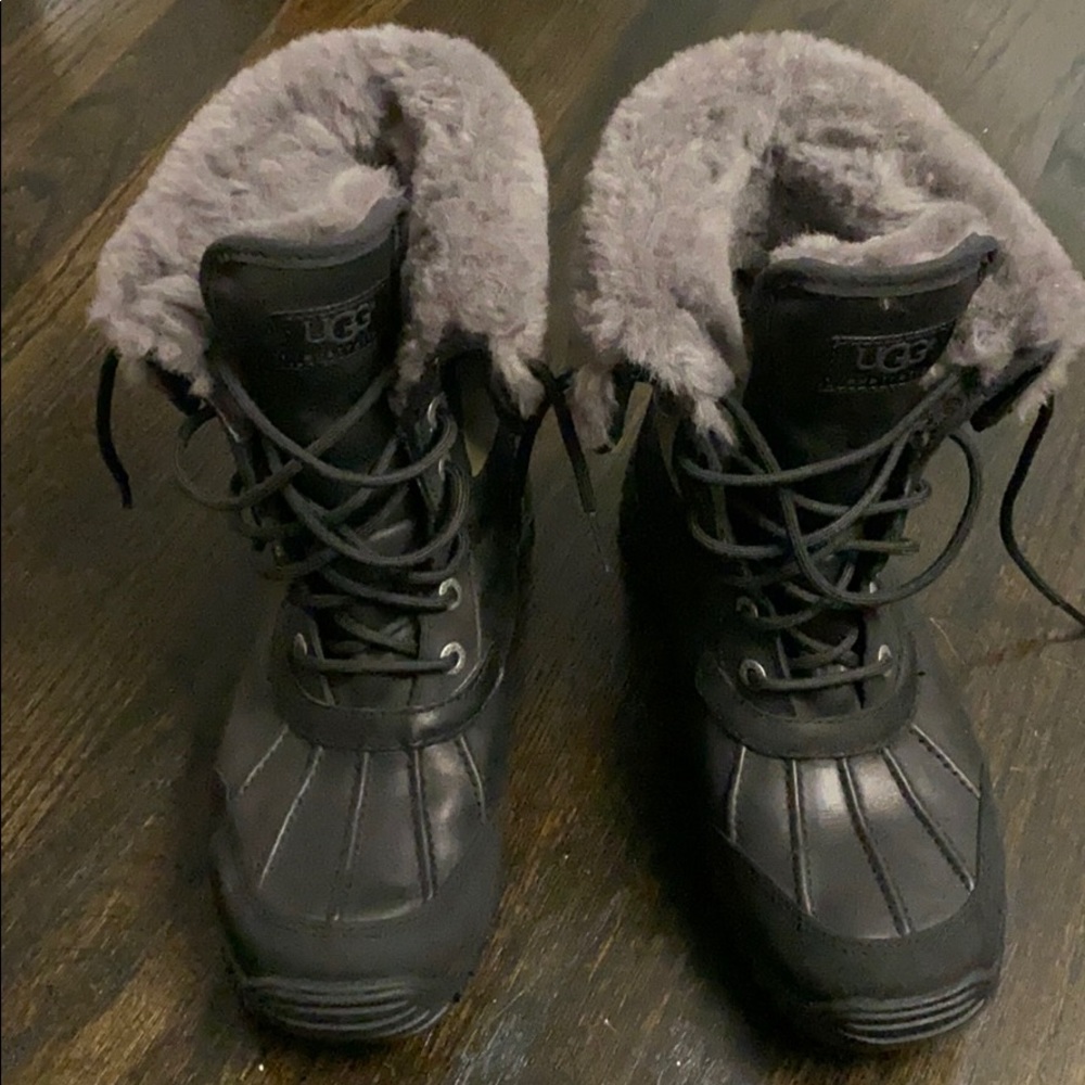 All weather Ugg Boots like new great condition